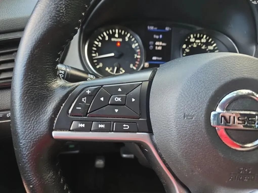 Used 2020 Nissan Rogue SV FWD image 19