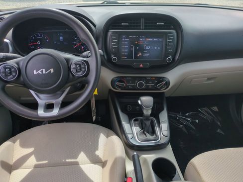 Used 2022 Kia Soul LX w/ Technology Package image 32