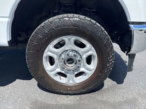 Used 2025 Ford F350 XLT AWD/4WD image 9