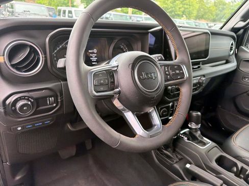 Used 2024 Jeep Wrangler Unlimited Sahara w/ Technology Group AWD/4WD image 10