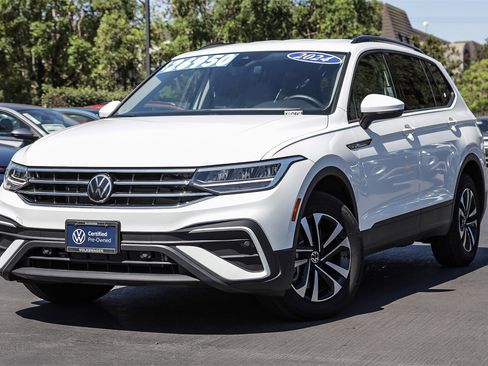 Certified 2024 Volkswagen Tiguan S image 1
