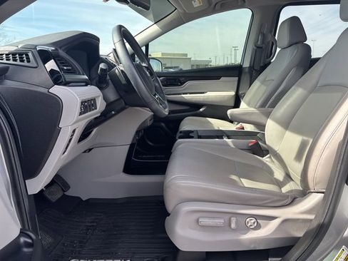 Used 2024 Honda Odyssey Touring image 11