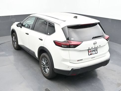 Used 2024 Nissan Rogue S FWD image 40
