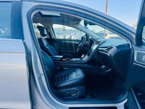 Used 2015 Ford Fusion SE w/ Equipment Group 202A FWD image 11