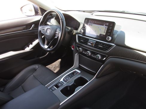 Used 2021 Honda Accord Touring image 10