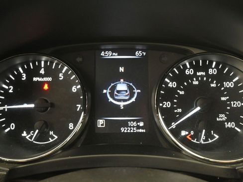 Used 2018 Nissan Rogue Sport SV w/ SV Technology Package image 18