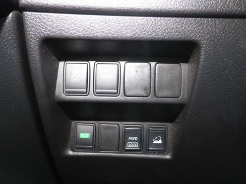 Used 2016 Nissan Rogue SV w/ SV Moonroof Package AWD/4WD image 19