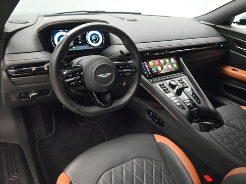 Used 2024 Aston Martin DB12 Coupe RWD image 8
