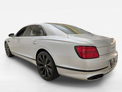Used 2021 Bentley Flying Spur V8 AWD/4WD image 3