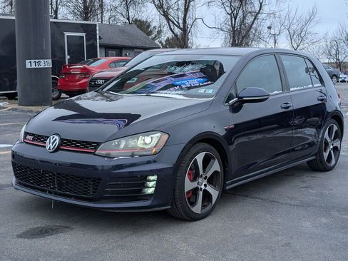 Used 2017 Volkswagen GTI SE image 1