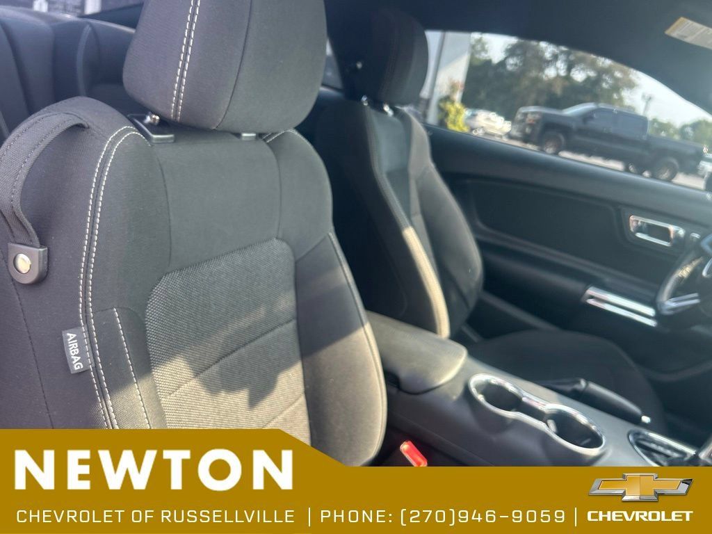 Used 2016 Ford Mustang Coupe RWD image 22
