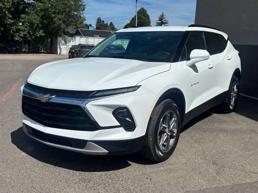 Used 2024 Chevrolet Blazer LT w/ Convenience Package FWD image 11
