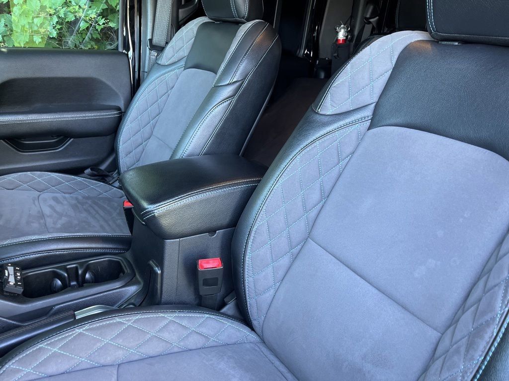 Used 2020 Jeep Gladiator Rubicon AWD/4WD image 4