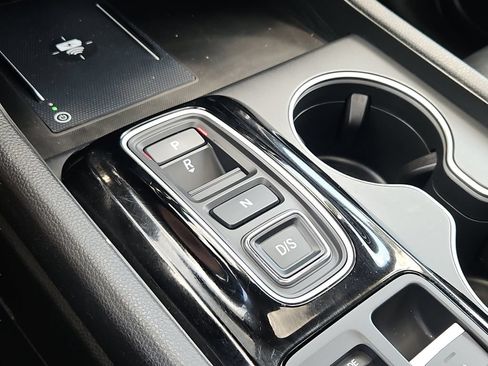 Certified 2023 Honda Pilot Touring image 32