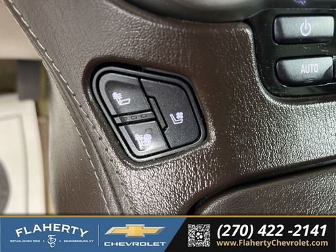 Used 2018 Chevrolet Suburban Premier AWD/4WD image 31