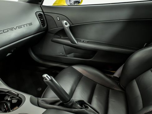Used 2006 Chevrolet Corvette Z06 w/ Preferred Equipment Group image 35
