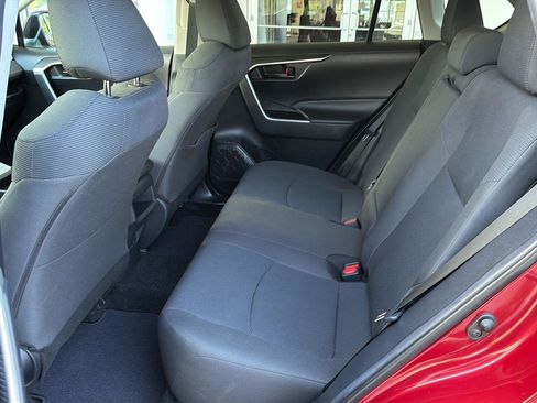 Used 2020 Toyota RAV4 LE FWD image 11