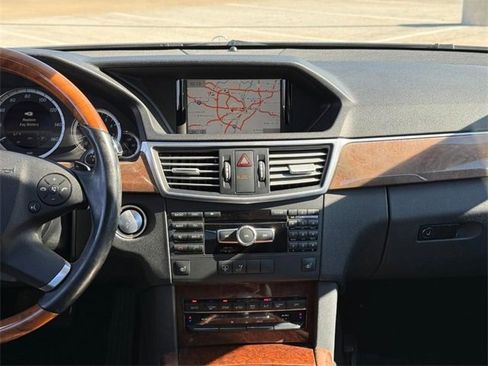 Used 2013 Mercedes-Benz E 350 4MATIC Sedan image 15