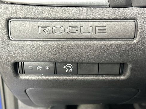 Used 2023 Nissan Rogue S image 21