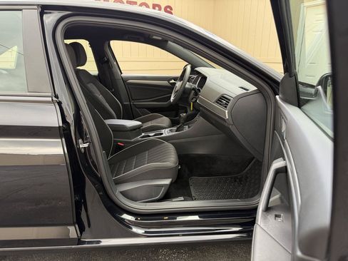 Used 2023 Volkswagen Jetta Sport FWD image 3