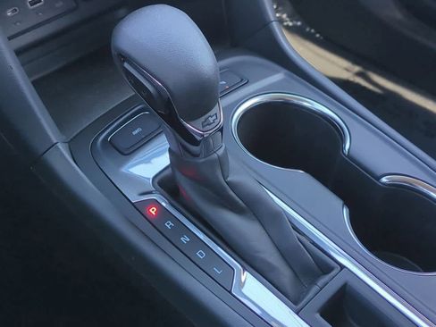 Used 2022 Chevrolet Equinox LT w/ LPO, Floor Liner Package image 29