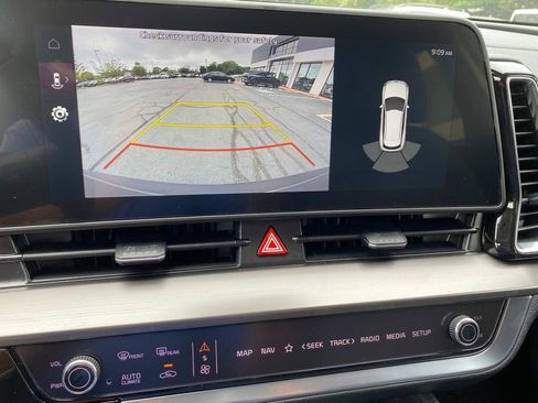 New 2025 Kia Sportage EX image 10