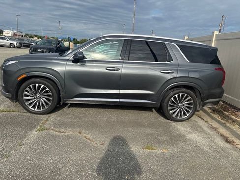 Used 2024 Hyundai Palisade Calligraphy FWD image 1