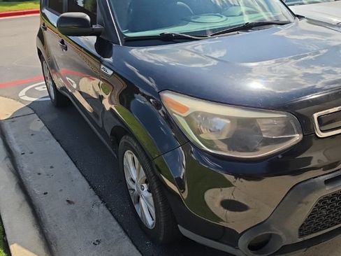 Used 2015 Kia Soul + FWD image 8