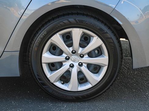 Used 2022 Toyota Corolla LE image 10