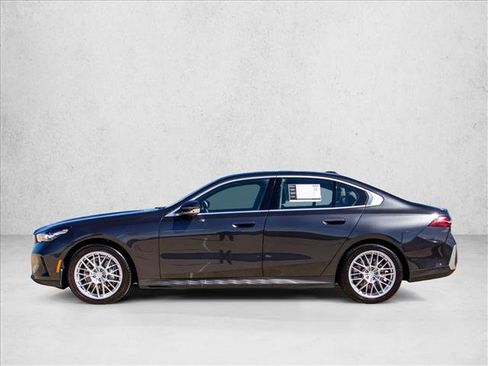 Used 2024 BMW 540i xDrive w/ Premium Package AWD/4WD image 8