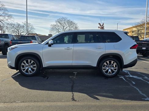 Used 2024 Toyota Grand Highlander XLE image 7