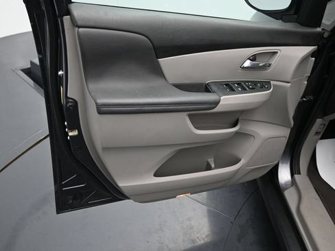 Used 2016 Honda Odyssey LX image 16