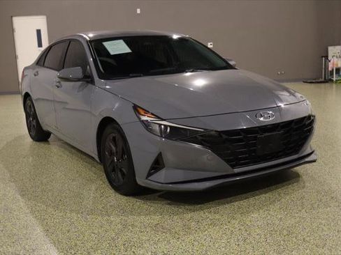 Used 2022 Hyundai Elantra SEL FWD image 1