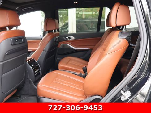 Used 2022 BMW X7 xDrive40i w/ M Sport Package AWD/4WD image 17