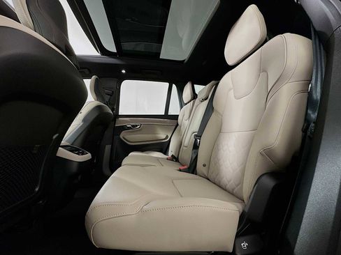 New 2026 Volvo XC90 B6 Plus w/ Protection Package Premier image 23