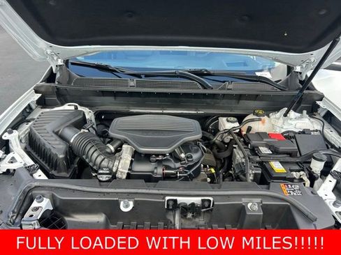 Used 2023 GMC Acadia AT4 w/ Technology Package image 11