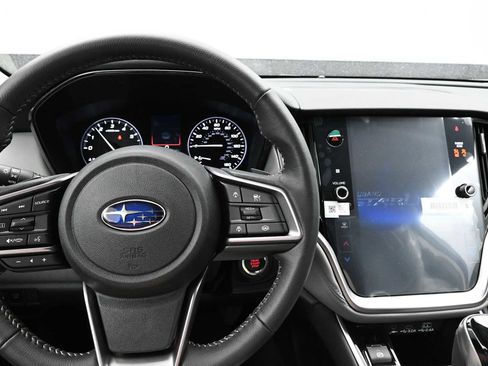 Used 2025 Subaru Outback Premium image 5