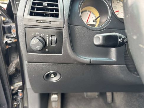 Used 2010 Dodge Challenger SE image 25