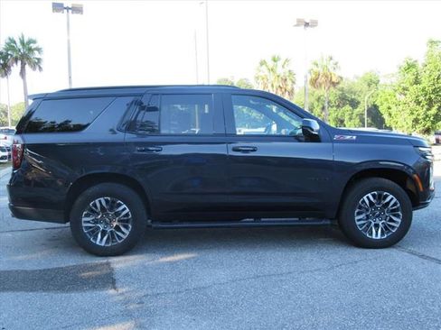 Used 2025 Chevrolet Tahoe Z71 AWD/4WD image 2