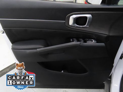 Used 2024 Kia Sorento SX image 9