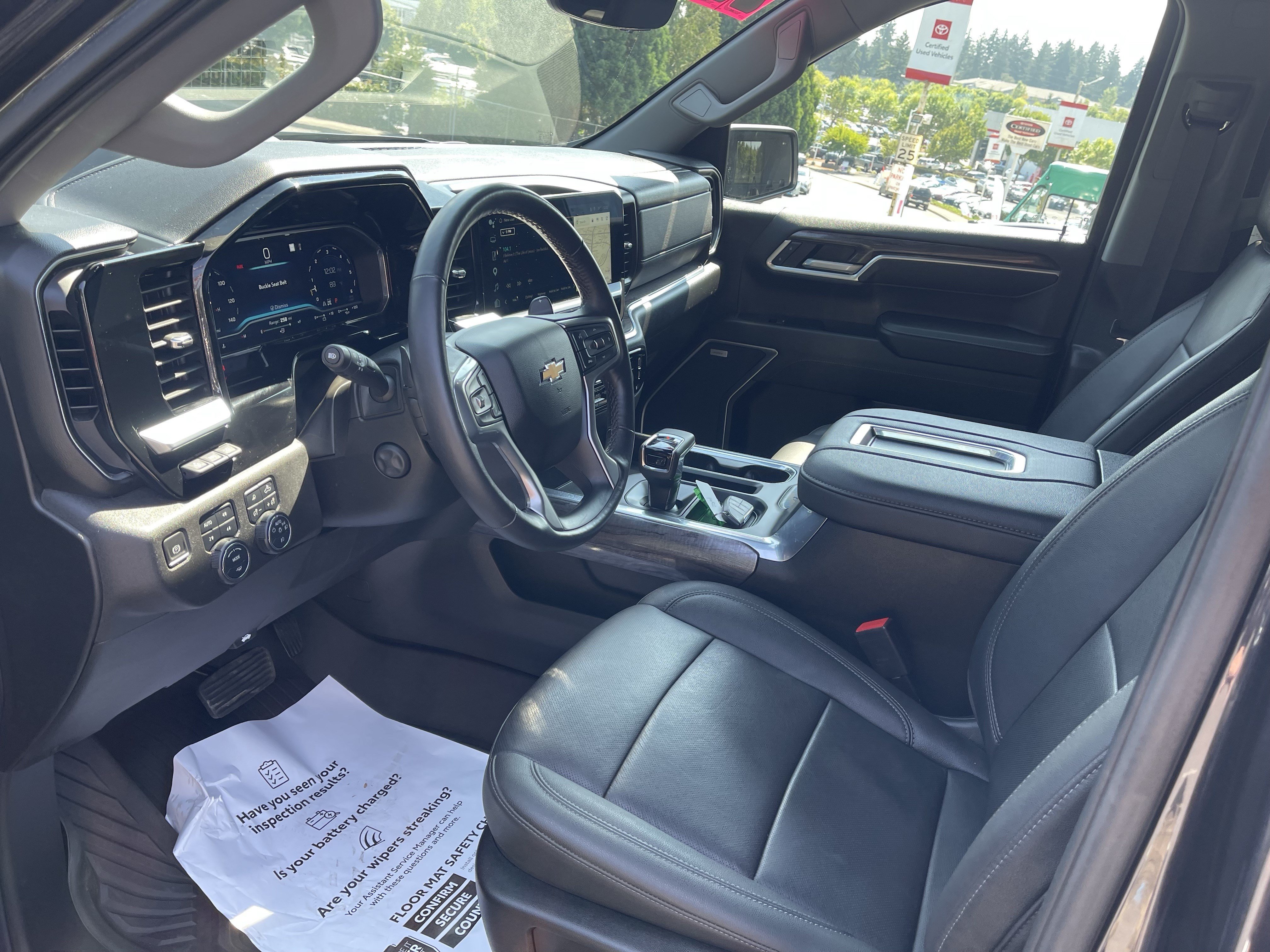 Used 2022 Chevrolet Silverado 1500 LTZ AWD/4WD image 8