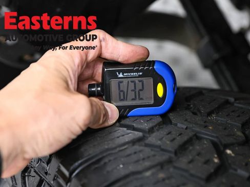 Used 2022 Toyota Tacoma TRD Sport AWD/4WD image 29