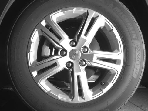 Used 2024 GMC Terrain SLE FWD image 17