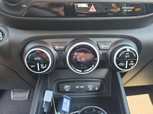 New 2026 Hyundai Venue SEL FWD image 17