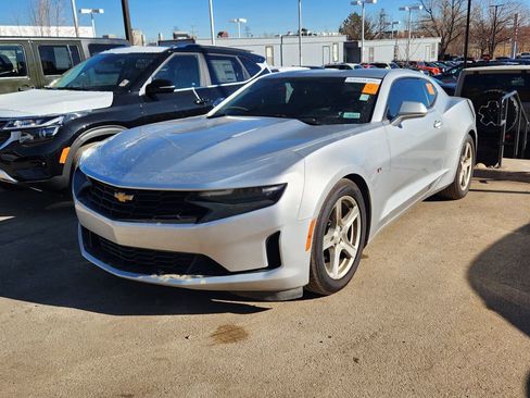 Used 2019 Chevrolet Camaro LT image 17