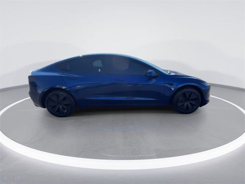 Used 2025 Tesla Model 3 Long Range image 9