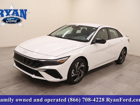 Used 2025 Hyundai Elantra Sport image 1