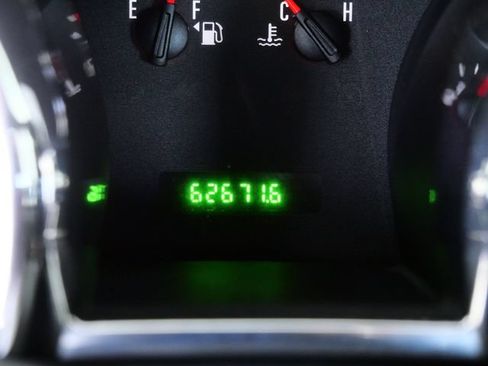 Used 2005 Ford Mustang Coupe RWD image 24
