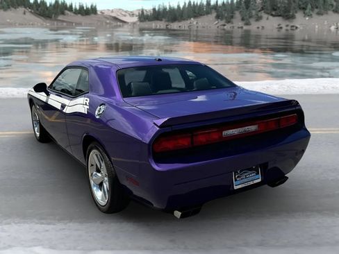 Used 2014 Dodge Challenger R/T RWD image 5