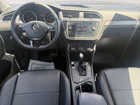 Used 2020 Volkswagen Tiguan SE FWD image 10